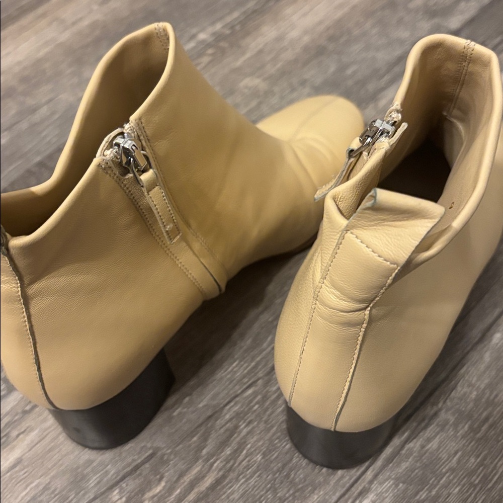 Everlane Pale Yellow Leather Ankle Booties with Side Zip - Picture 3 of 8